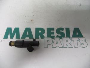 Usagé Injecteur (injection essence) Peugeot 807 2.0 16V Prix € 25,00 Règlement à la marge proposé par Maresia Parts