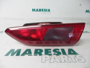 Używane Tylne swiatlo pozycyjne prawe Alfa Romeo 156 Sportwagon (932) 2.0 JTS 16V Cena € 15,00 Procedura marży oferowane przez Maresia Parts