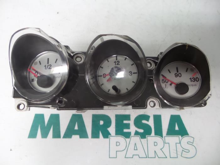 Begagnade Innerdisplay Alfa Romeo 156 Sportwagon (932) 2.0 JTS 16V Pris € 30,00 Marginaltabell erbjuds av Maresia Parts