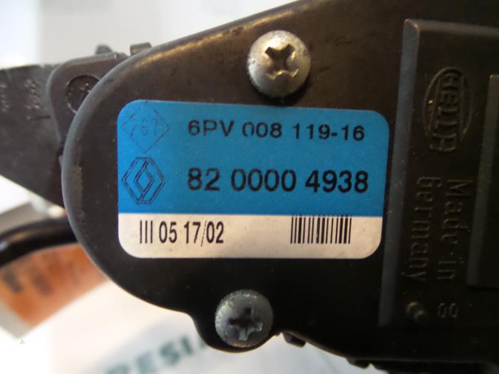 Gaspedalposition Sensor van een Renault Vel Satis (BJ) 3.0 dCi V6 24V 2002