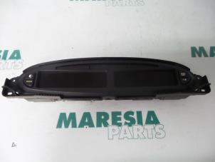 Używane Tablica rozdzielcza Citroen Xsara Picasso (CH) 1.8 16V Cena € 70,00 Procedura marży oferowane przez Maresia Parts