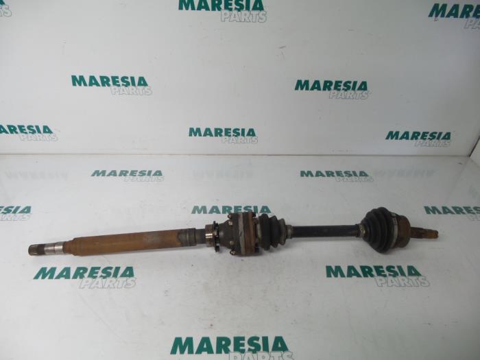 Front drive shaft, right from a Alfa Romeo 156 (932) 2.0 Twin Spark 16V 2000
