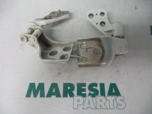 Used Rear door hinge, left Citroen Berlingo 1.6 HDi 90 Phase 1 Price € 48,40 Inclusive VAT offered by Maresia Parts