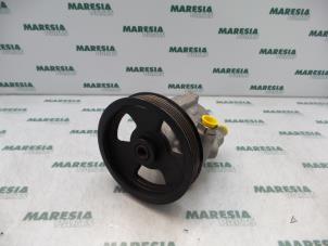 Used Power steering pump Renault Vel Satis (BJ) 3.0 dCi V6 24V Price € 85,00 Margin scheme offered by Maresia Parts