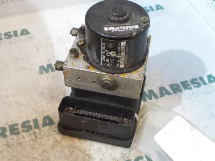 Usagé Pompe ABS Renault Vel Satis (BJ) 3.0 dCi V6 24V Prix € 157,50 Règlement à la marge proposé par Maresia Parts
