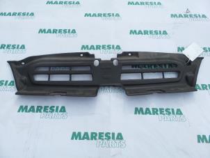 Used Grille Citroen Xsara Break (N2) 1.6i 16V Price € 30,00 Margin scheme offered by Maresia Parts