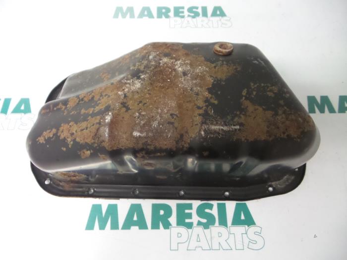 Usagé Couvercle carter Renault Twingo (C06) 1.2 Prix € 35,00 Règlement à la marge proposé par Maresia Parts