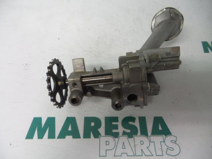 Gebrauchte Ölpumpe Renault Scénic II (JM) 2.0 16V Preis € 60,00 Margenregelung angeboten von Maresia Parts