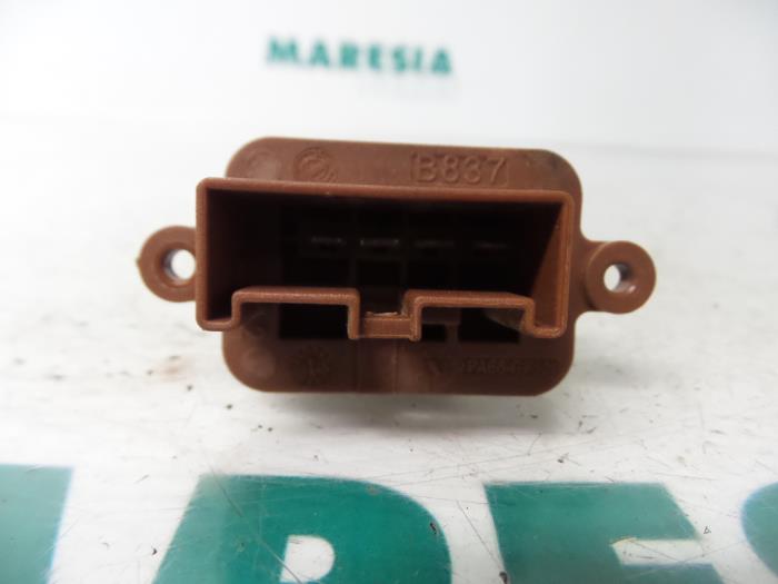 Heater resistor from a Fiat Stilo (192A/B) 1.6 16V 2002