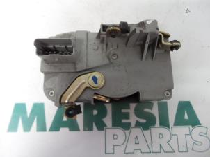 Used Door lock mechanism 2-door, right Peugeot 206 (2A/C/H/J/S) 1.4 XR,XS,XT,Gentry Price € 25,00 Margin scheme offered by Maresia Parts