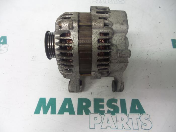 Begagnade Dynamo Renault Twingo (C06) 1.2 Pris € 50,00 Marginaltabell erbjuds av Maresia Parts