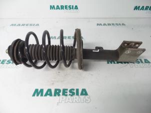 Used Front shock absorber rod, left Peugeot 307 SW (3H) 2.0 16V Price € 30,00 Margin scheme offered by Maresia Parts