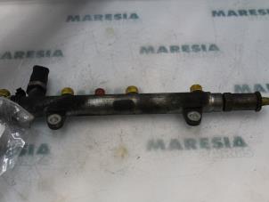 Used Fuel injector nozzle Renault Laguna II Grandtour (KG) 1.9 dCi 120 Price € 50,00 Margin scheme offered by Maresia Parts