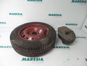 Begagnade Domkraft Peugeot 1007 (KM) 1.6 GTI,Gentry 16V Pris € 75,00 Marginaltabell erbjuds av Maresia Parts