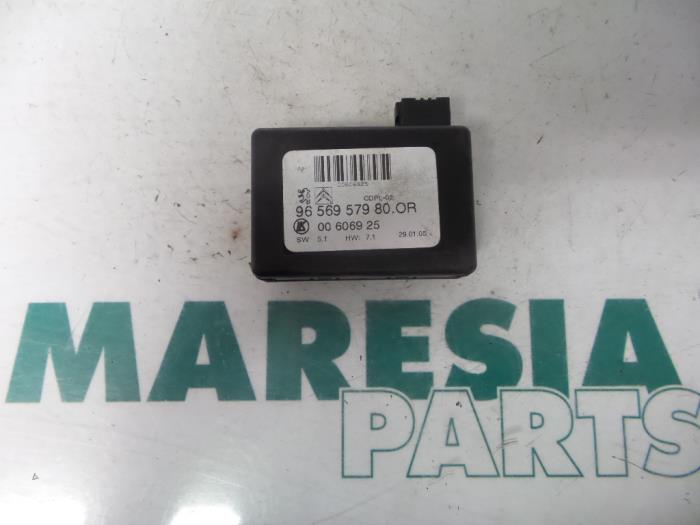 Begagnade Regnsensor Peugeot 1007 (KM) 1.6 GTI,Gentry 16V Pris € 60,00 Marginaltabell erbjuds av Maresia Parts
