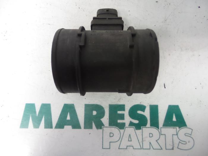 Gebrauchte Luftmengenmesser Fiat Grande Punto (199) 1.9 Multijet Preis € 35,00 Margenregelung angeboten von Maresia Parts
