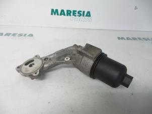 Usagé Support filtre à huile Peugeot 206 (2A/C/H/J/S) 1.4 XR,XS,XT,Gentry Prix € 35,00 Règlement à la marge proposé par Maresia Parts