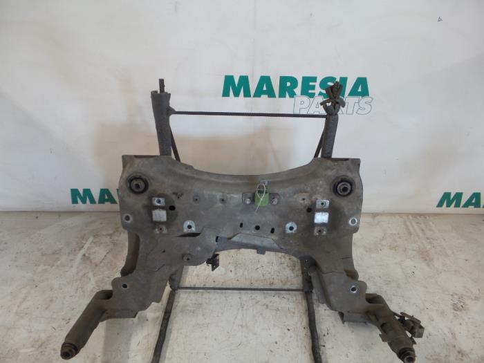 Usados Subchasis Renault Scénic III (JZ) 1.4 16V TCe 130 Precio € 105,00 Norma de margen ofrecido por Maresia Parts