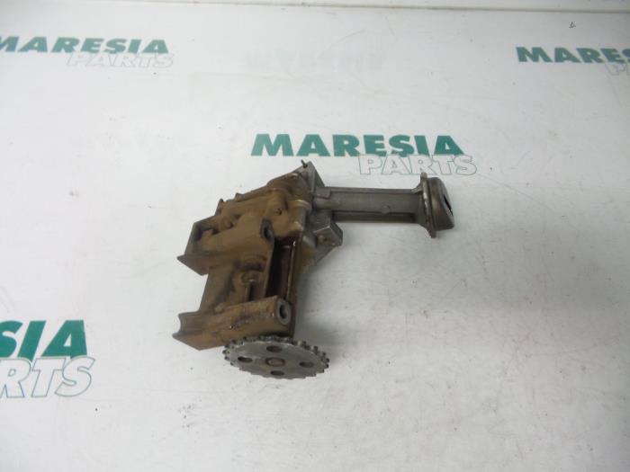 Gebrauchte Ölpumpe Renault Scénic II (JM) 1.6 16V Preis € 50,00 Margenregelung angeboten von Maresia Parts