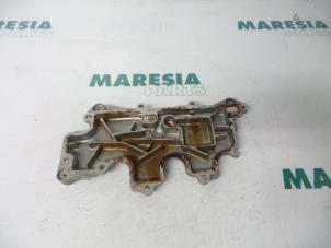 Used Rocker cover Renault Scénic II (JM) 1.6 16V Price € 25,00 Margin scheme offered by Maresia Parts