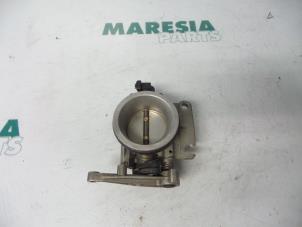 Used Throttle body Renault Megane Coupé (DA) 1.6 16V Sport Price € 50,00 Margin scheme offered by Maresia Parts
