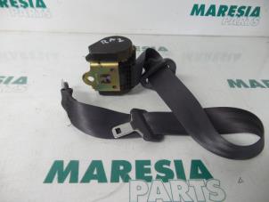 Used Rear seatbelt, right Renault Espace (JE) 2.0i 16V Price € 25,00 Margin scheme offered by Maresia Parts