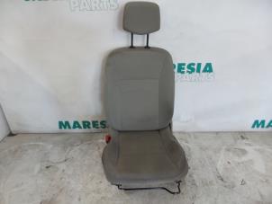 Used Seat, left Renault Clio III (BR/CR) 1.5 dCi 70 Price € 50,00 Margin scheme offered by Maresia Parts