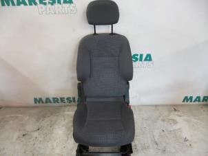 Używane Fotel prawy Peugeot Partner (GC/GF/GG/GJ/GK) 1.6 HDI 90 16V Cena € 254,10 Z VAT oferowane przez Maresia Parts