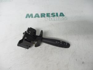 Used Indicator switch Renault Clio II (BB/CB) 1.2 Price € 25,00 Margin scheme offered by Maresia Parts