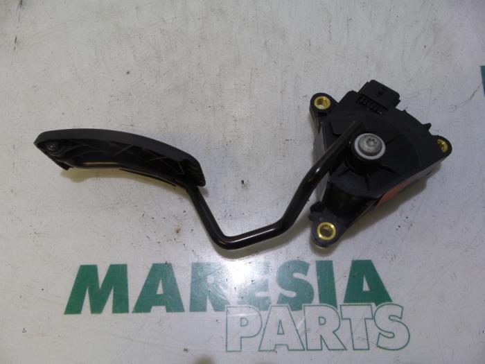 Begagnade Gaspedalsensor Renault Clio III (BR/CR) 1.2 16V TCe 100 Pris € 29,95 Marginaltabell erbjuds av Maresia Parts