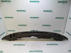 Used Rear bumper frame Renault Clio III (BR/CR) 1.2 16V TCe 100 Price € 35,00 Margin scheme offered by Maresia Parts