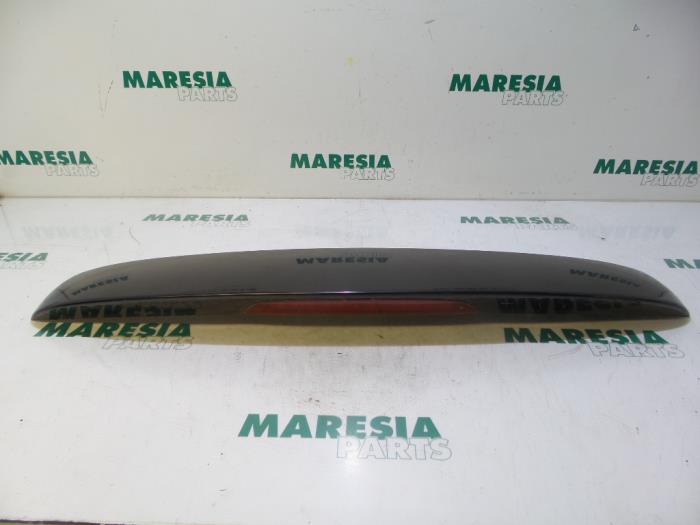 Używane Spojler Peugeot 206 SW (2E/K) 1.6 16V Cena € 50,00 Procedura marży oferowane przez Maresia Parts