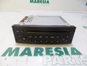 Używane Radioodtwarzacz CD Peugeot 206 SW (2E/K) 1.6 16V Cena € 50,00 Procedura marży oferowane przez Maresia Parts