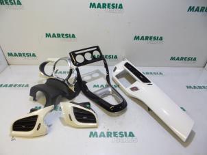 Usagé Tableau de bord Citroen DS3 (SA) 1.6 e-HDi Prix € 131,25 Règlement à la marge proposé par Maresia Parts