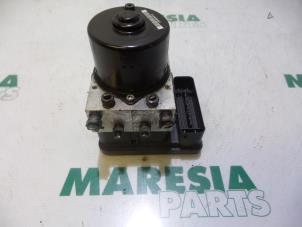 Usados Bomba ABS Citroen DS3 (SA) 1.6 e-HDi Precio € 141,75 Norma de margen ofrecido por Maresia Parts
