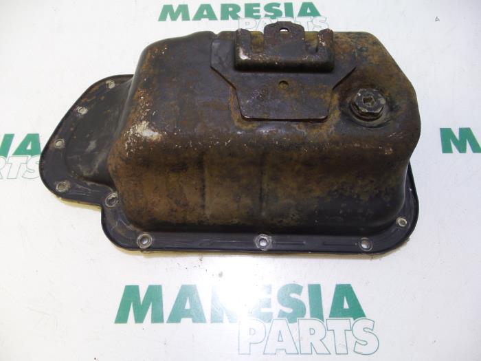 Gebrauchte Ölwanne Peugeot 206 (2A/C/H/J/S) 1.1 XN,XR Preis € 25,00 Margenregelung angeboten von Maresia Parts