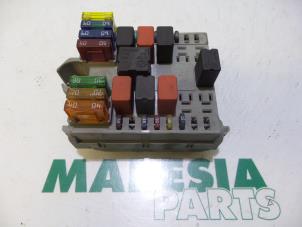 Usagé Boîte à fusibles Fiat Punto II (188) 1.4 16V Prix € 50,00 Règlement à la marge proposé par Maresia Parts