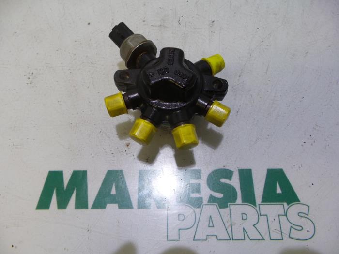Usagé Système d'injection Renault Scénic II (JM) 1.5 dCi 85 Prix € 50,00 Règlement à la marge proposé par Maresia Parts