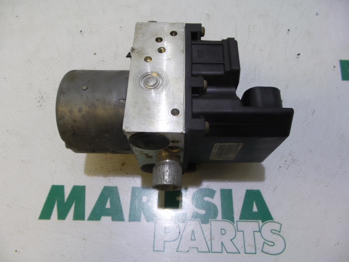 Used ABS pump Alfa Romeo 147 (937) 1.6 Twin Spark 16V Price € 49,95 Margin scheme offered by Maresia Parts