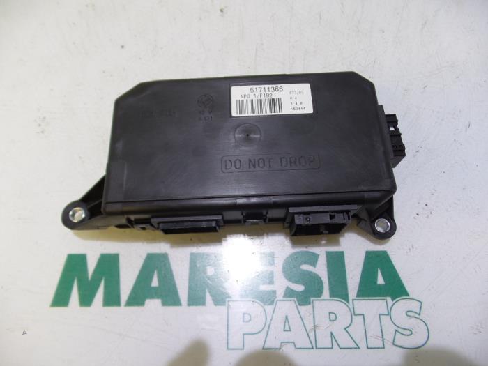 Usagé Ordinateur divers Fiat Stilo (192A/B) 1.6 16V 5-Drs. Prix € 35,00 Règlement à la marge proposé par Maresia Parts