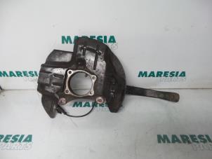 Used Knuckle, front right Alfa Romeo 159 Sportwagon (939BX) 2.2 JTS 16V Price € 39,99 Margin scheme offered by Maresia Parts