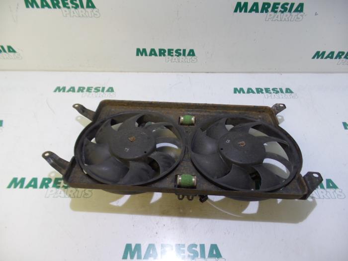 Używane Silnik wentylatora Alfa Romeo 156 Sportwagon (932) 1.9 JTD 16V Cena € 75,00 Procedura marży oferowane przez Maresia Parts