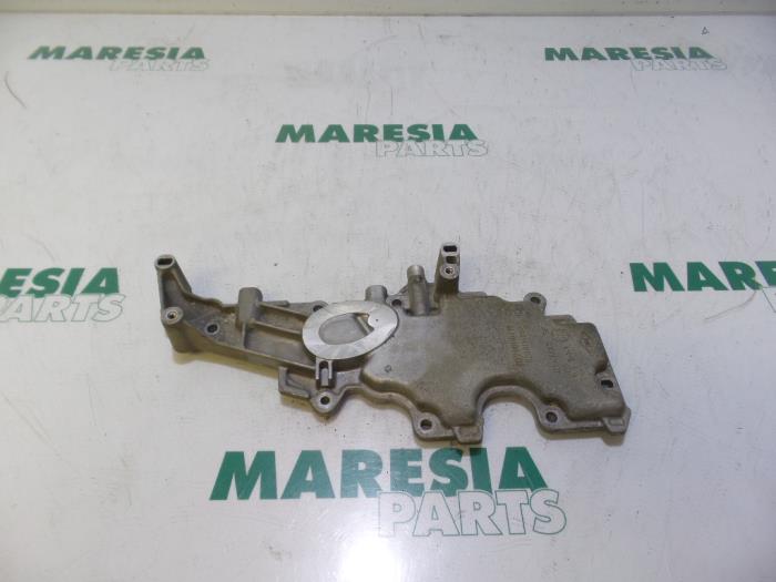 Gebrauchte Ventildeckel Renault Kangoo Preis € 20,00 Margenregelung angeboten von Maresia Parts