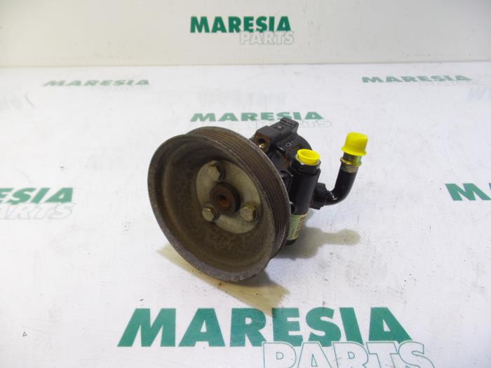 Usagé Pompe de direction Alfa Romeo 156 Sportwagon (932) 1.9 JTD 16V Prix € 50,00 Règlement à la marge proposé par Maresia Parts