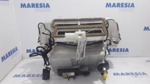 Usagé Boîtier chauffage Citroen C4 Grand Picasso (UA) 2.0 HDiF 16V 135 Prix € 210,00 Règlement à la marge proposé par Maresia Parts