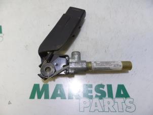 Used Seatbelt tensioner, right Renault Kangoo (KC) 1.9 D 55 Price € 25,00 Margin scheme offered by Maresia Parts