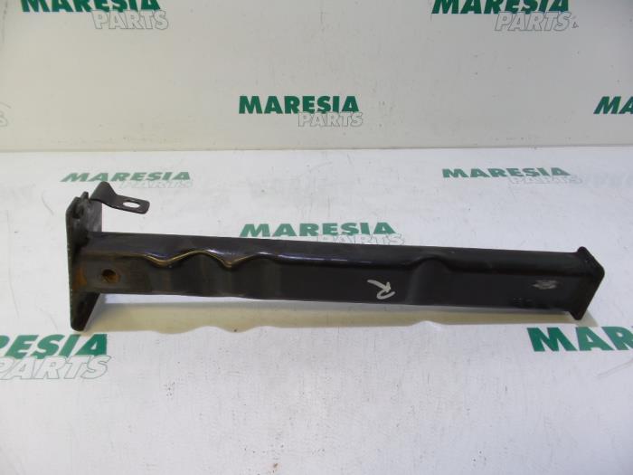 Usagé Faux châssis Citroen C4 Berline (LC) 1.6 HDi 16V Prix € 30,00 Règlement à la marge proposé par Maresia Parts