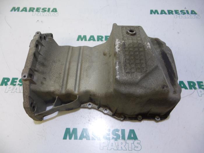 Gebrauchte Ölwanne Renault Clio II (BB/CB) 1.6 Autom. Preis € 40,00 Margenregelung angeboten von Maresia Parts