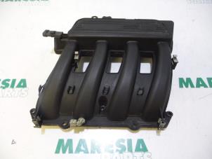 Used Intake manifold Renault Megane Scénic (JA) 1.6 16V RT,RXE,RXT Price € 40,00 Margin scheme offered by Maresia Parts
