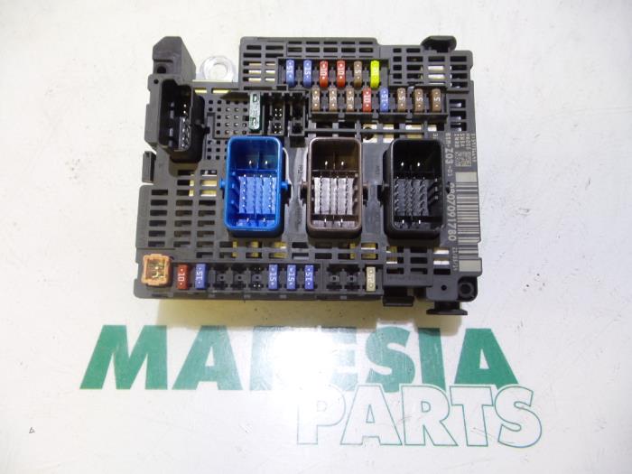 Boîte à fusibles Citroen C4 Grand Picasso 1.6 HDiF 115 9810296180 DELPHI Boîte à fusibles Citroen C4 Grand Picasso 1.6 HDiF 115 9810296180 DELPHI